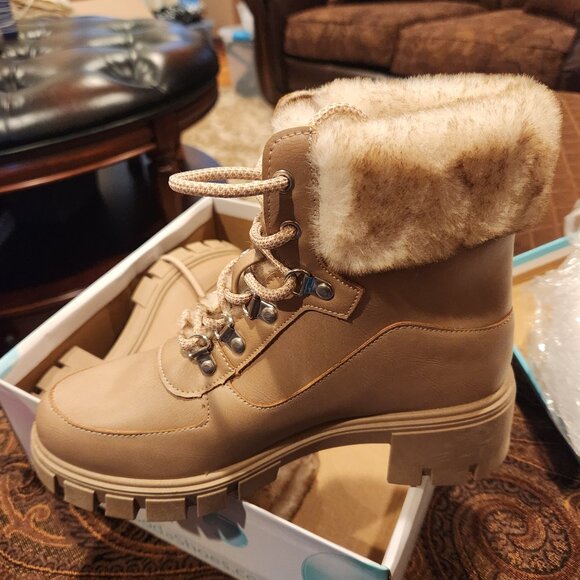 Tan & Fur Glamping Boots - Picture 1 of 4